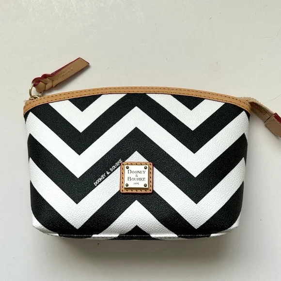 Dooney & Bourke Pouch/ Cosmetic/Wallet Bags Bundle - Picture 2 of 16